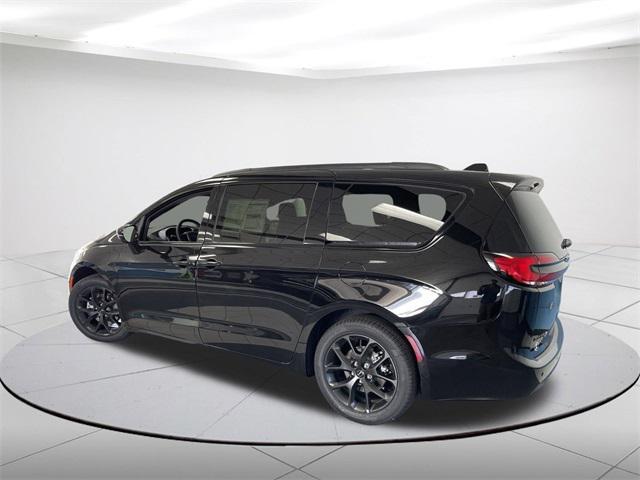 new 2024 Chrysler Pacifica car, priced at $36,844