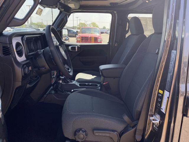 new 2025 Jeep Gladiator car, priced at $47,222