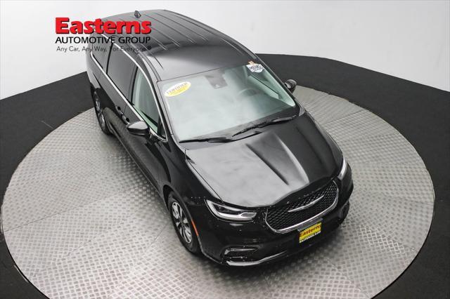 used 2022 Chrysler Pacifica Hybrid car, priced at $24,950