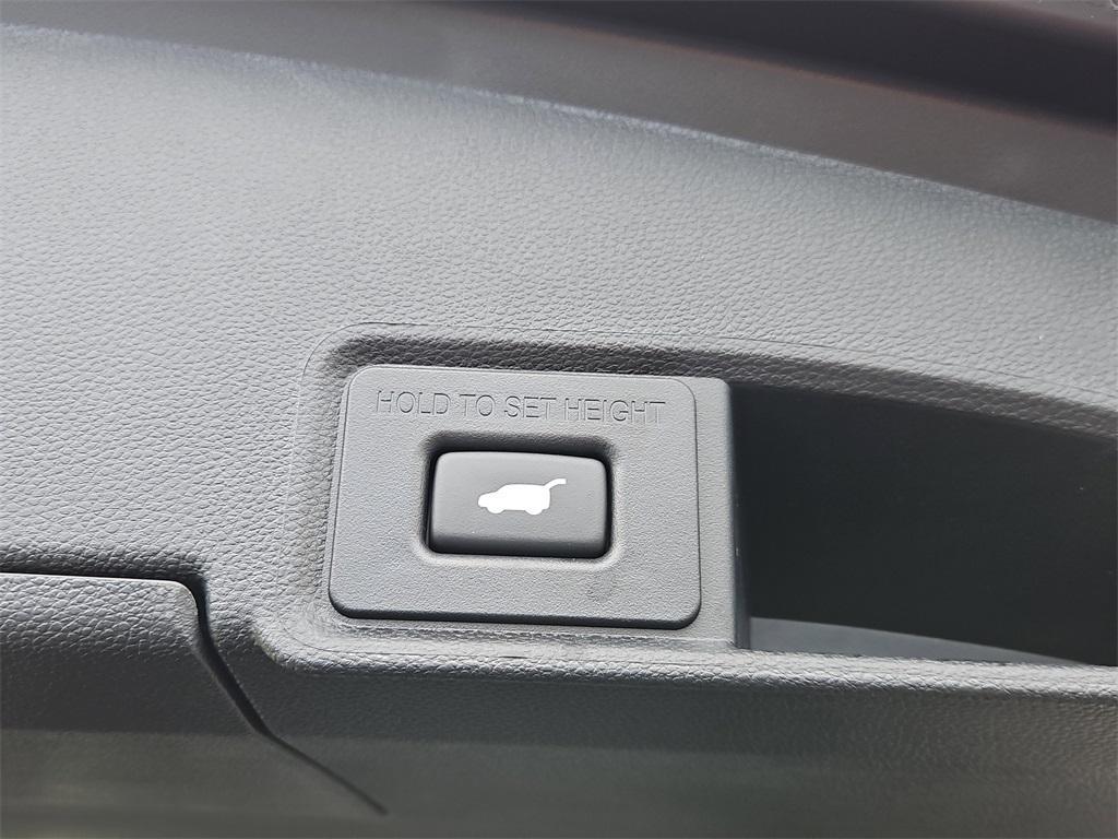 new 2025 Acura RDX car, priced at $46,650