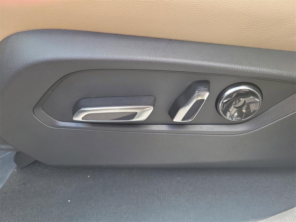 used 2025 Acura MDX car, priced at $45,248