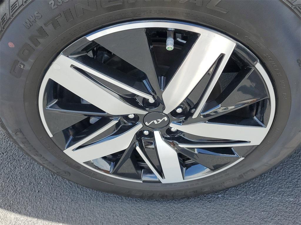 used 2022 Kia Sorento car, priced at $20,989
