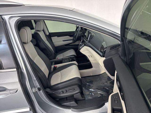 used 2025 Honda Odyssey car, priced at $45,700