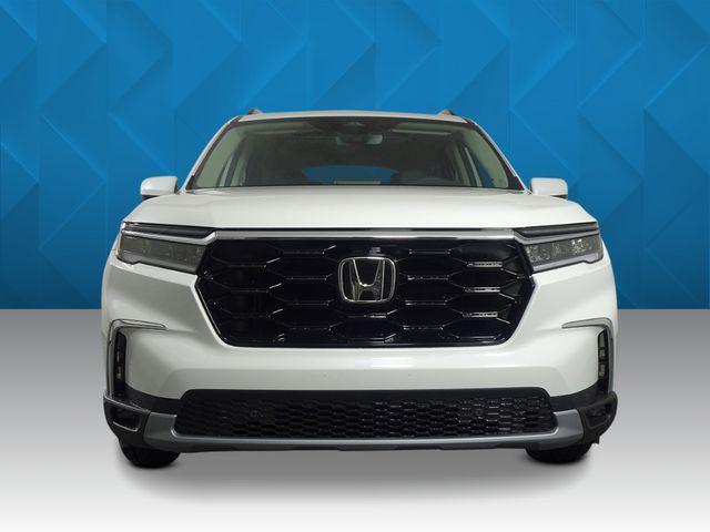 new 2025 Honda Pilot car, priced at $49,680