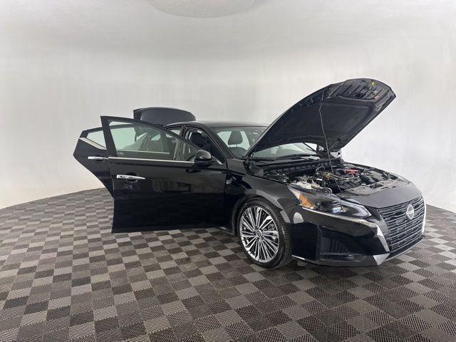 used 2023 Nissan Altima car, priced at $22,500