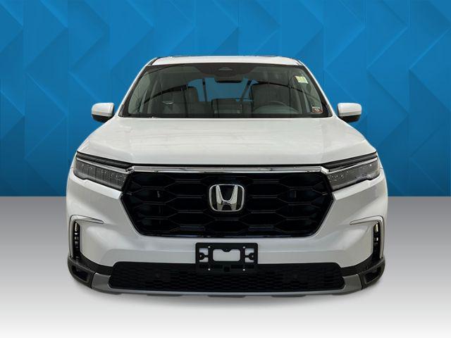 new 2025 Honda Pilot car, priced at $48,800