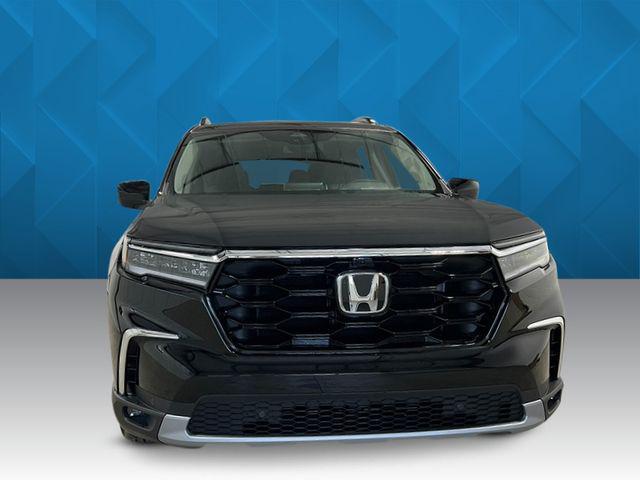new 2025 Honda Pilot car, priced at $50,821