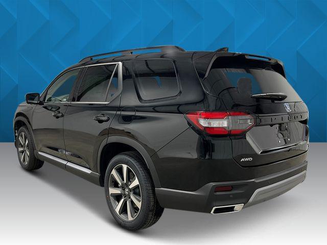 new 2025 Honda Pilot car, priced at $50,821