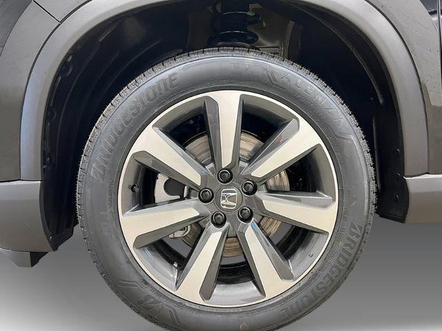 new 2025 Honda Pilot car, priced at $50,821