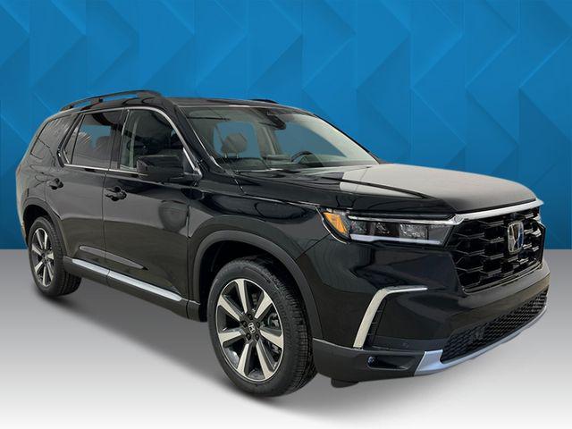 new 2025 Honda Pilot car, priced at $50,821