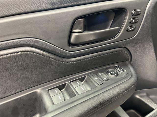new 2025 Honda Odyssey car, priced at $42,007