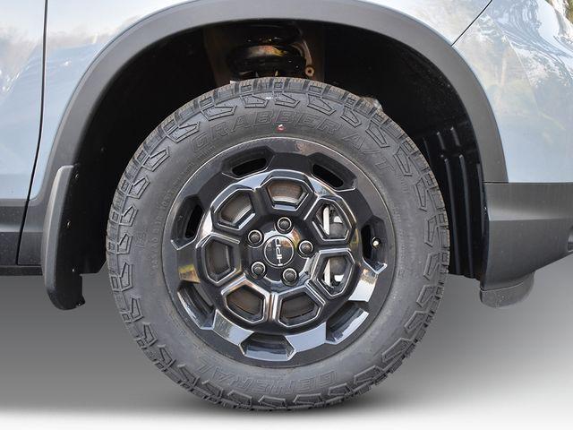 new 2025 Honda Ridgeline car, priced at $45,957