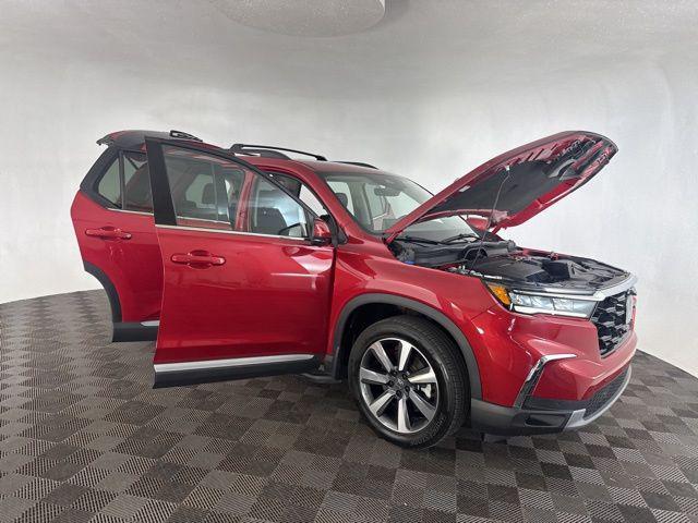 used 2023 Honda Pilot car, priced at $44,700