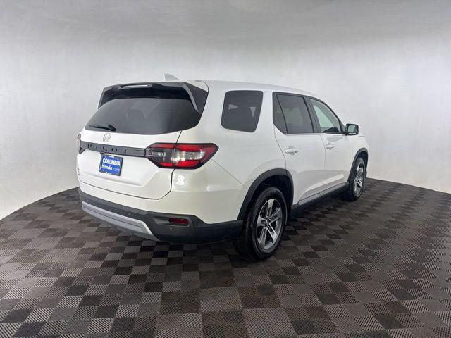 used 2025 Honda Pilot car, priced at $41,900