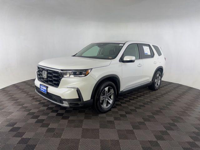 used 2025 Honda Pilot car, priced at $41,900