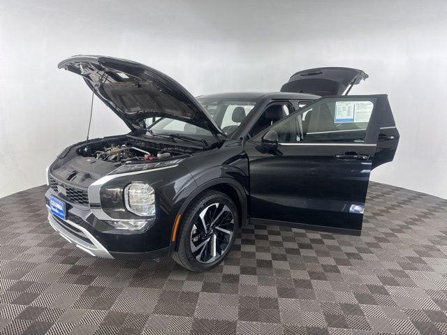 used 2024 Mitsubishi Outlander car, priced at $23,200