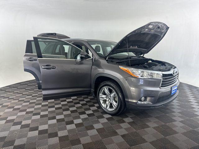 used 2014 Toyota Highlander car, priced at $13,800