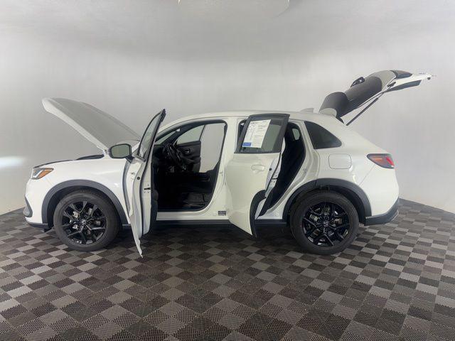 used 2025 Honda HR-V car, priced at $27,500