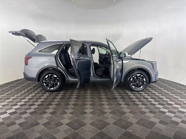 used 2024 Kia Sorento car, priced at $27,200