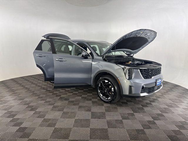 used 2024 Kia Sorento car, priced at $27,200