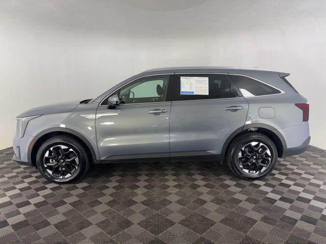 used 2024 Kia Sorento car, priced at $27,200