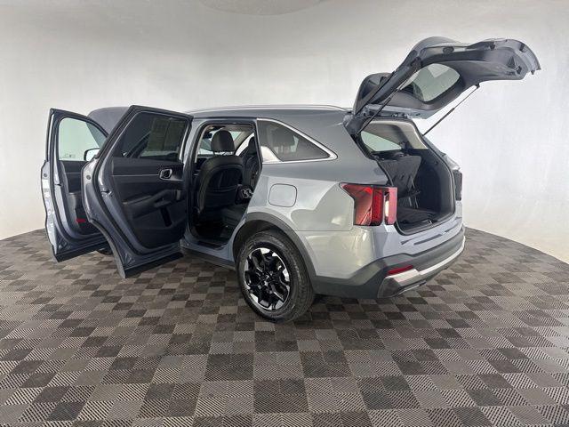 used 2024 Kia Sorento car, priced at $27,200