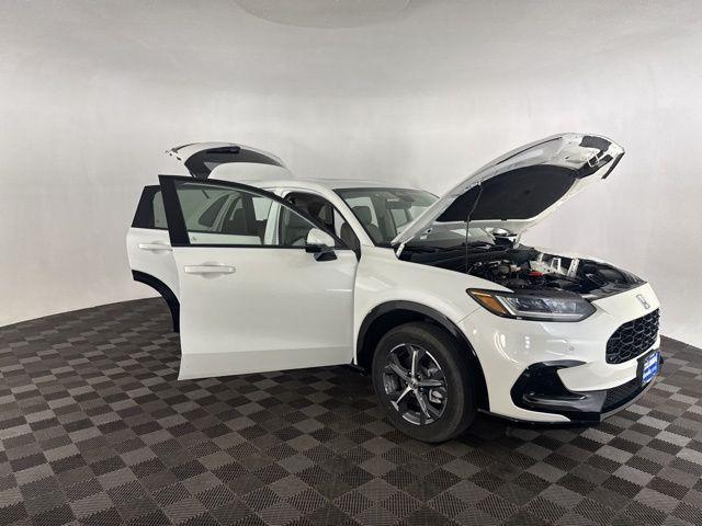 used 2025 Honda HR-V car, priced at $28,800