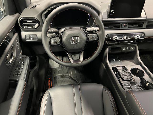new 2025 Honda Pilot car, priced at $47,883