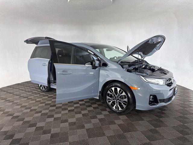 used 2025 Honda Odyssey car, priced at $45,500