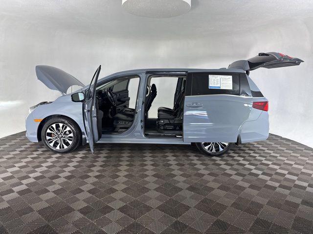 used 2025 Honda Odyssey car, priced at $45,500