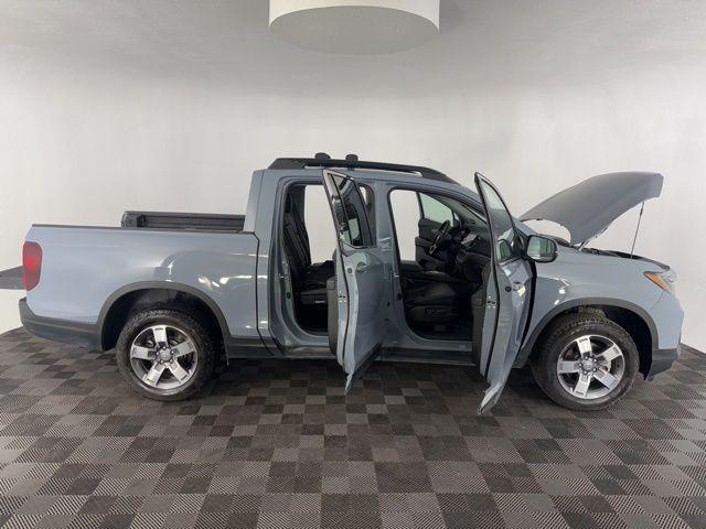 used 2024 Honda Ridgeline car, priced at $39,000