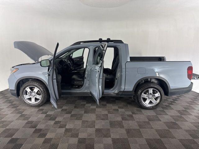 used 2024 Honda Ridgeline car, priced at $39,000