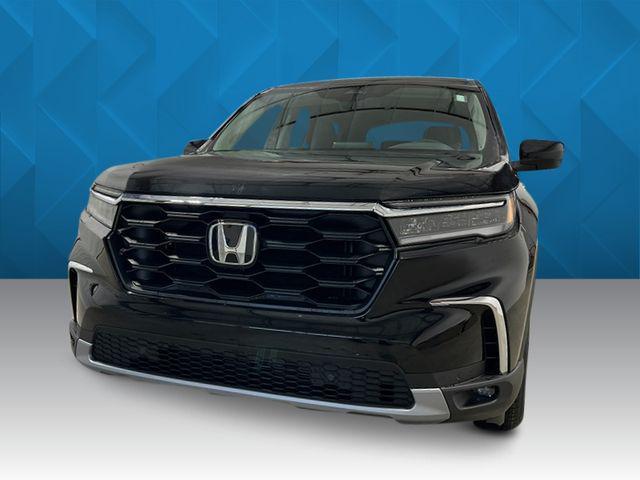 new 2025 Honda Pilot car, priced at $44,269