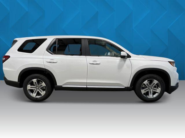 new 2025 Honda Pilot car, priced at $44,755