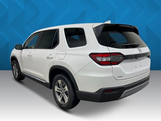 new 2025 Honda Pilot car, priced at $44,755