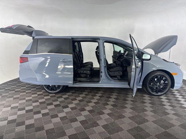 used 2025 Honda Odyssey car, priced at $43,000