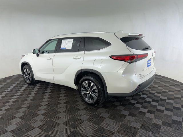 used 2020 Toyota Highlander car, priced at $28,300