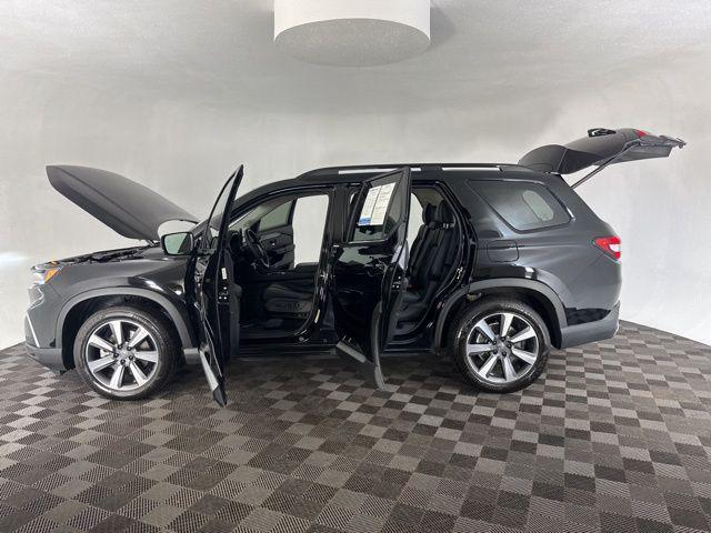 used 2023 Honda Pilot car, priced at $42,300