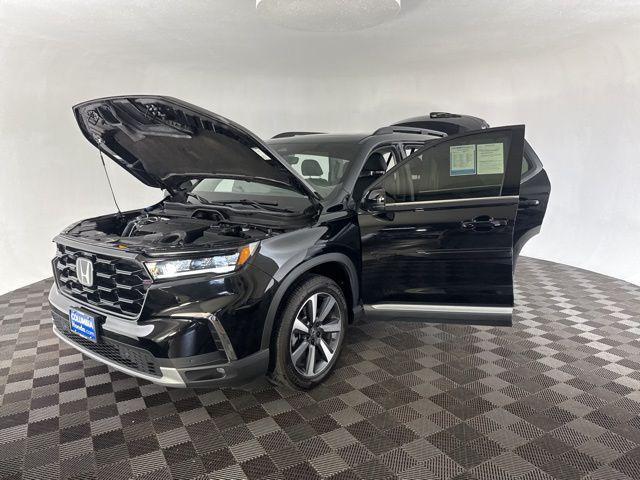 used 2023 Honda Pilot car, priced at $42,300