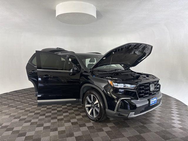 used 2023 Honda Pilot car, priced at $42,300