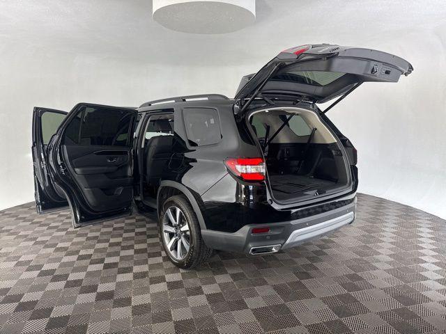 used 2023 Honda Pilot car, priced at $42,300