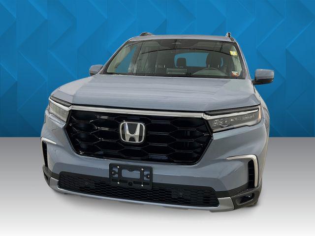 new 2025 Honda Pilot car, priced at $48,755