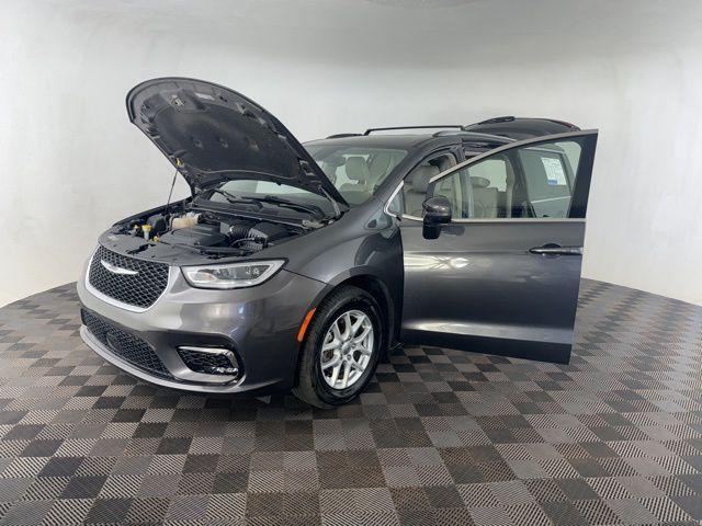 used 2021 Chrysler Pacifica car, priced at $22,000