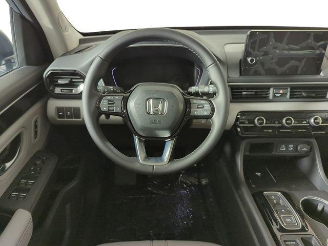 new 2025 Honda Pilot car, priced at $50,245