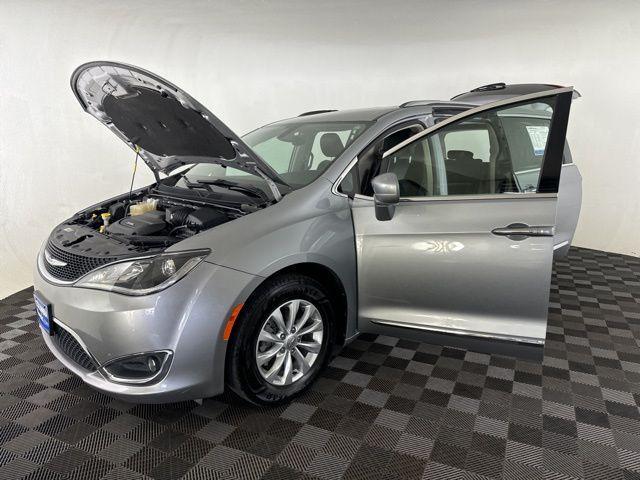 used 2018 Chrysler Pacifica car, priced at $14,800