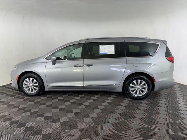 used 2018 Chrysler Pacifica car, priced at $14,800