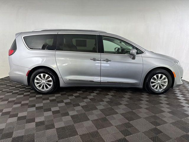 used 2018 Chrysler Pacifica car, priced at $14,800