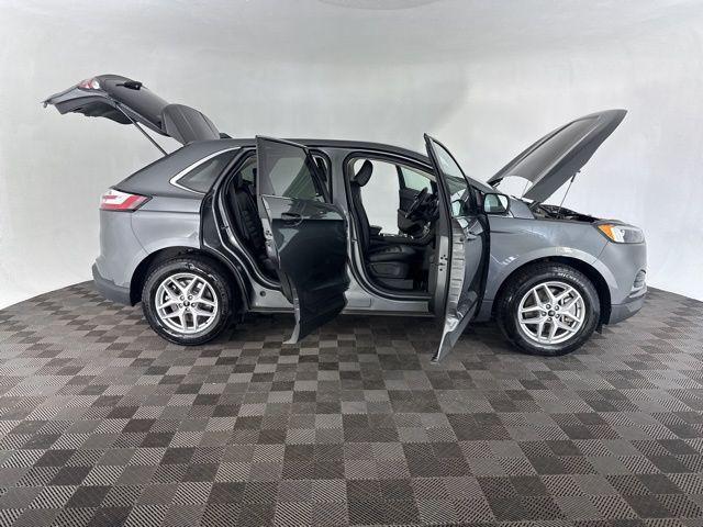 used 2024 Ford Edge car, priced at $25,000