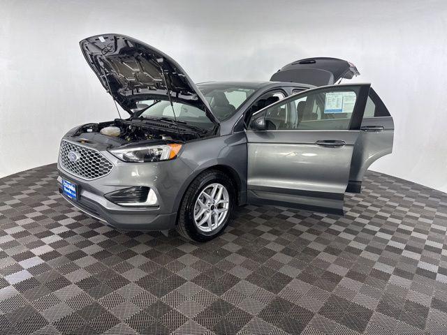 used 2024 Ford Edge car, priced at $25,000