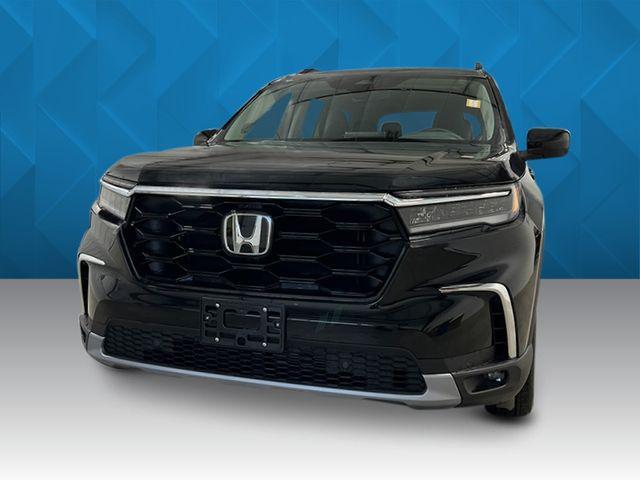 new 2025 Honda Pilot car, priced at $47,327